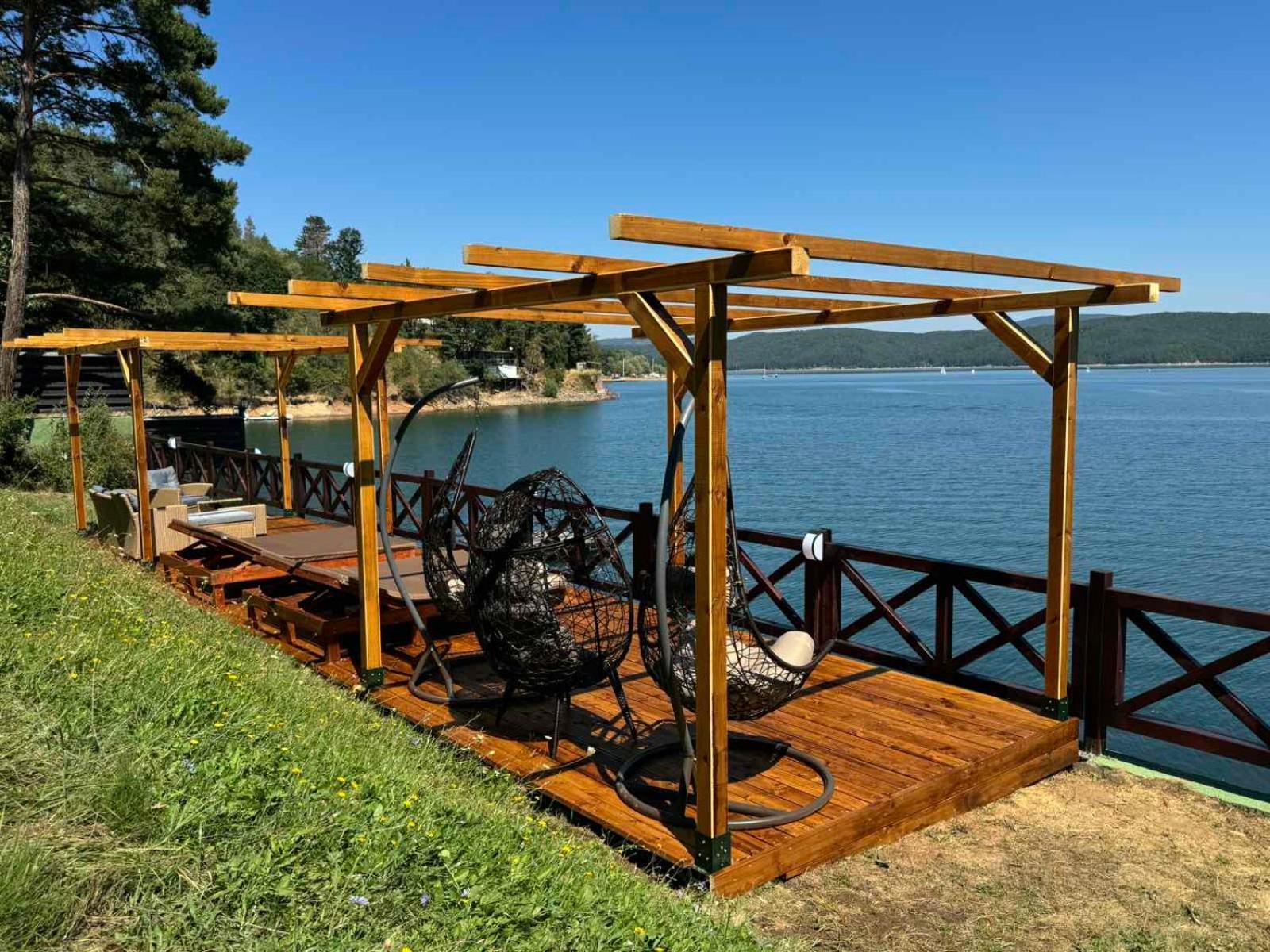 Villa Iskar Lake Residence By Bookvillabg Shtarkelovo Gnezdo Bagian luar foto