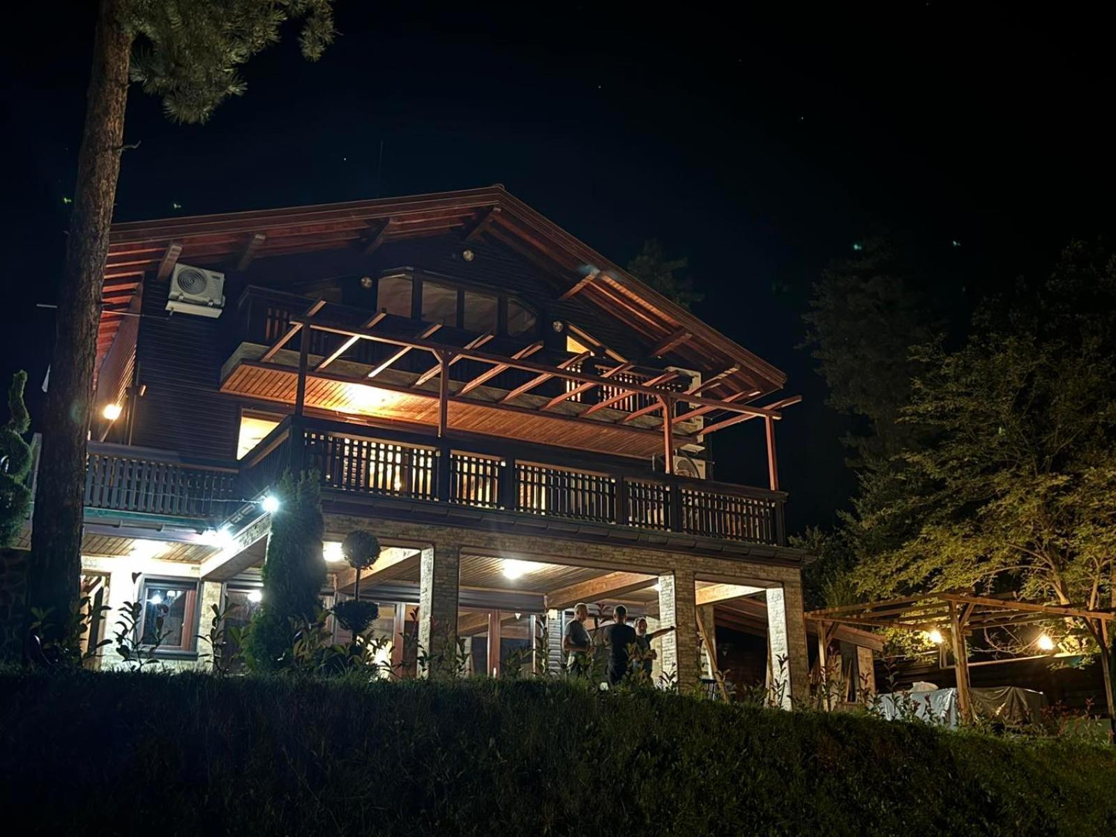 Villa Iskar Lake Residence By Bookvillabg Shtarkelovo Gnezdo Bagian luar foto