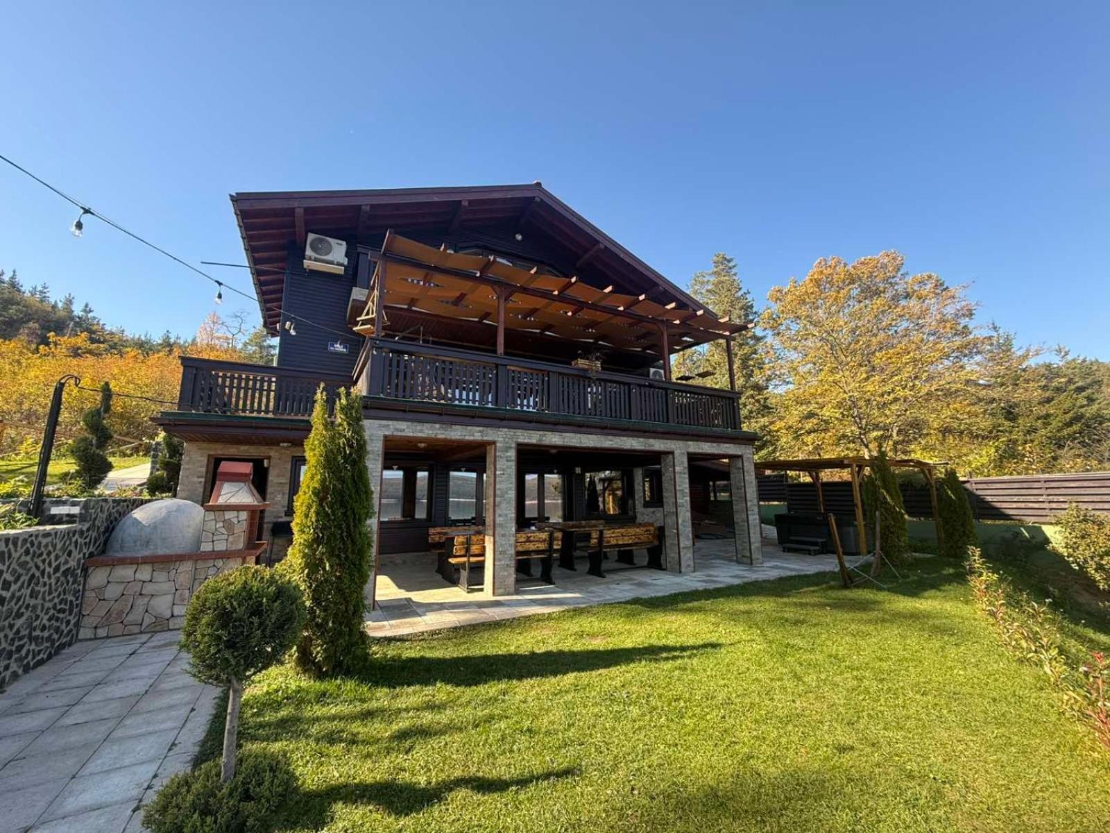 Villa Iskar Lake Residence By Bookvillabg Shtarkelovo Gnezdo Bagian luar foto