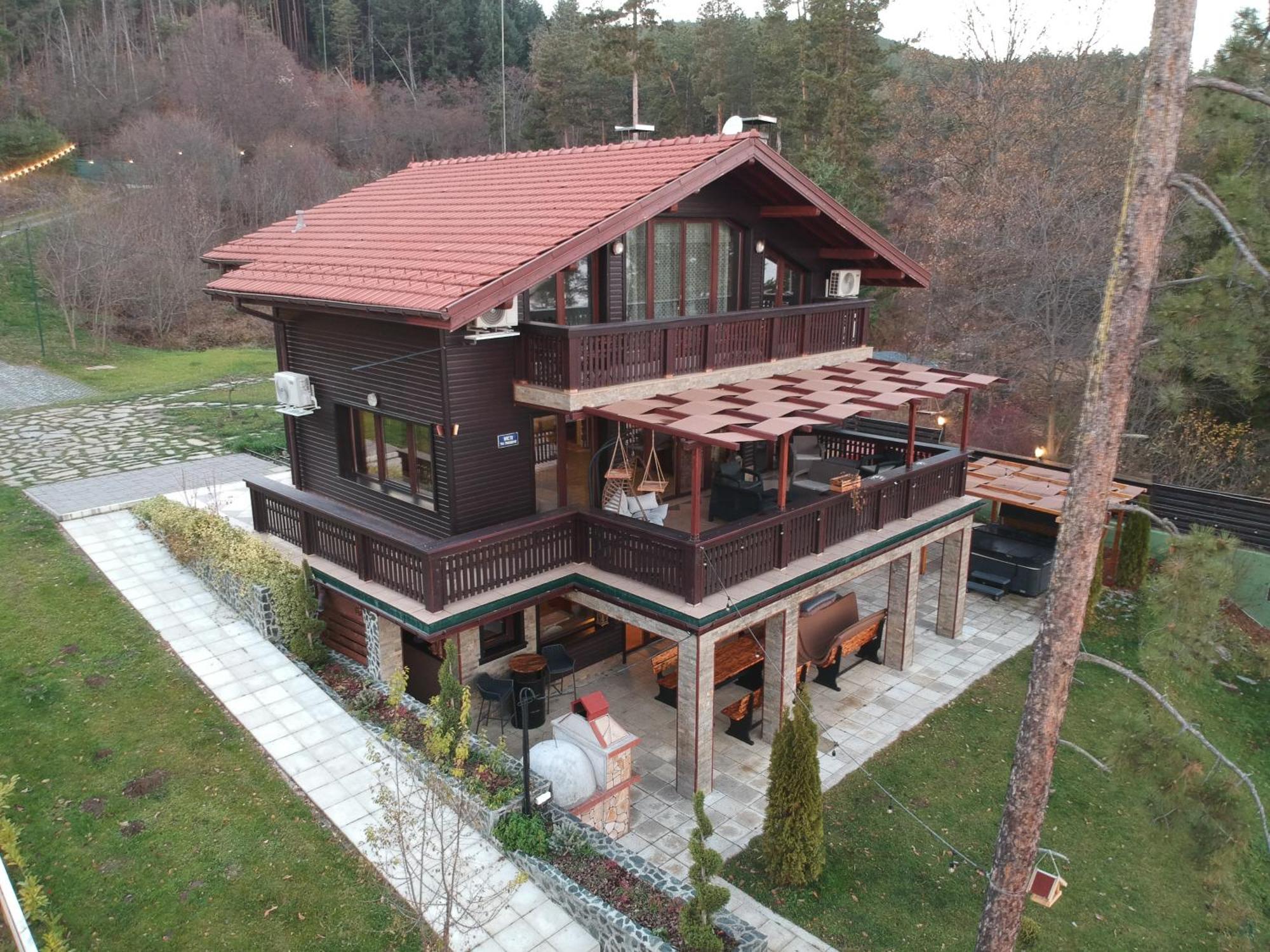 Villa Iskar Lake Residence By Bookvillabg Shtarkelovo Gnezdo Bagian luar foto